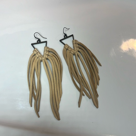 LEATHER FRINGE BOHO EARRINGS - Picture 1 of 4